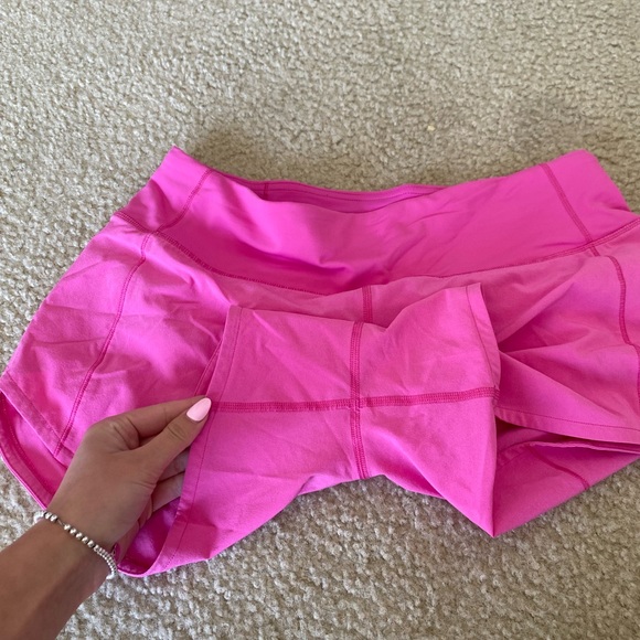 Lululemon Speed Up Short- Size 6 - Picture 5 of 5